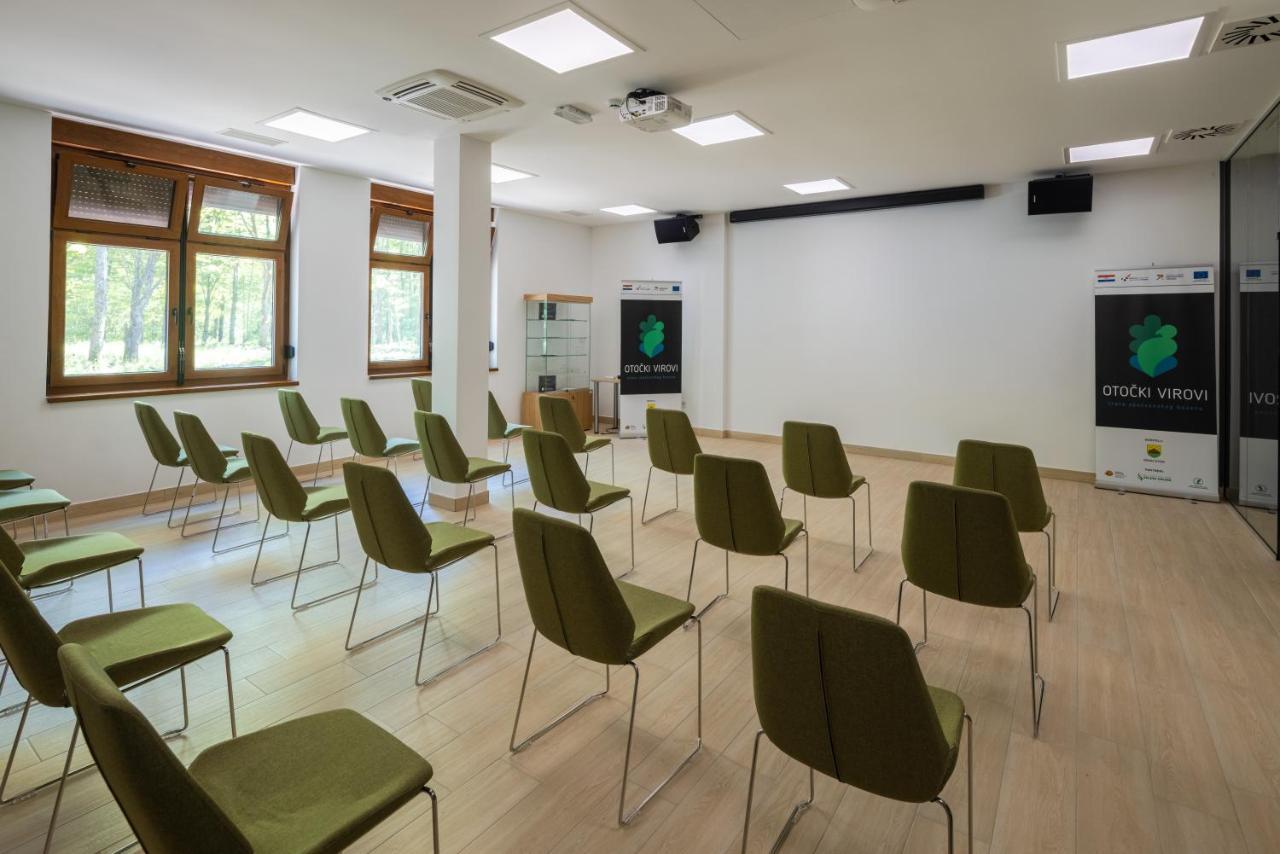 Otocki Virovi Hostel Otok  Ngoại thất bức ảnh